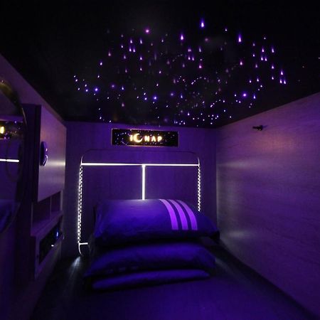 L'Etoile De Mer Mong Kok - Capsule Hotel Kowloon  Esterno foto